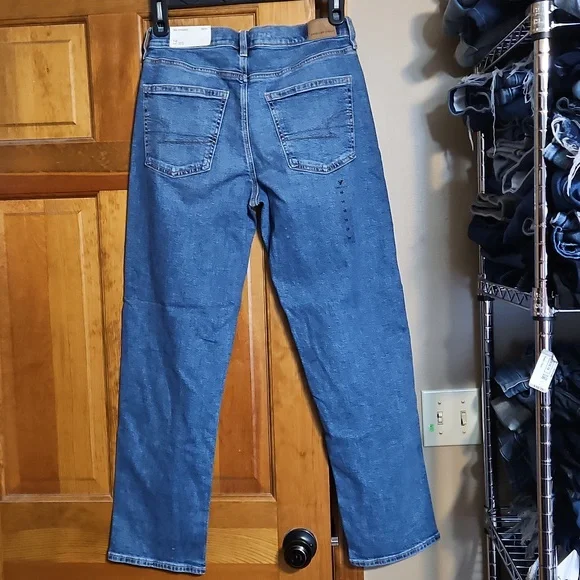 NWT American Eagle 90's Straight High Waisted Jeans - Picture 6 of 14